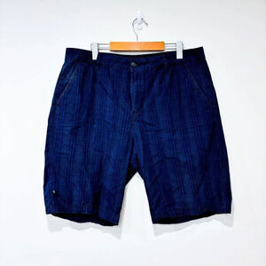 GOTCHA  Navy plaid Bermuda shorts